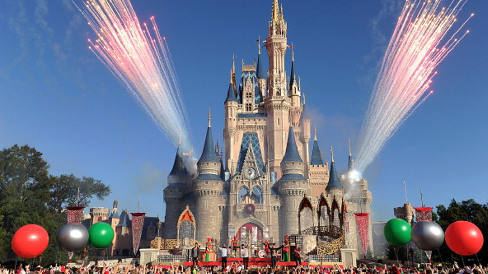 Florida, Disney dominates the international list of popular amusement parks