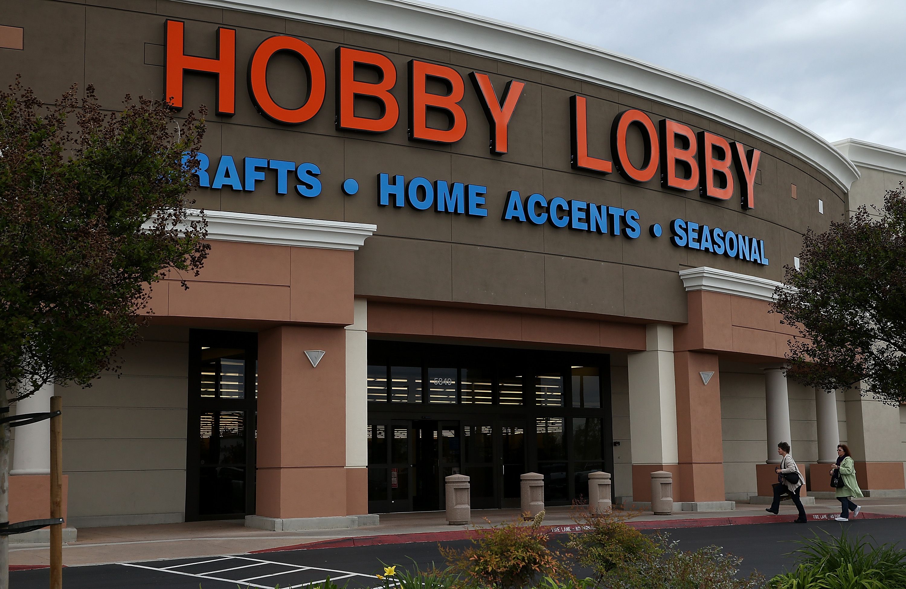 hobby-lobby-sued-over-promotional-price-practices-wtsp