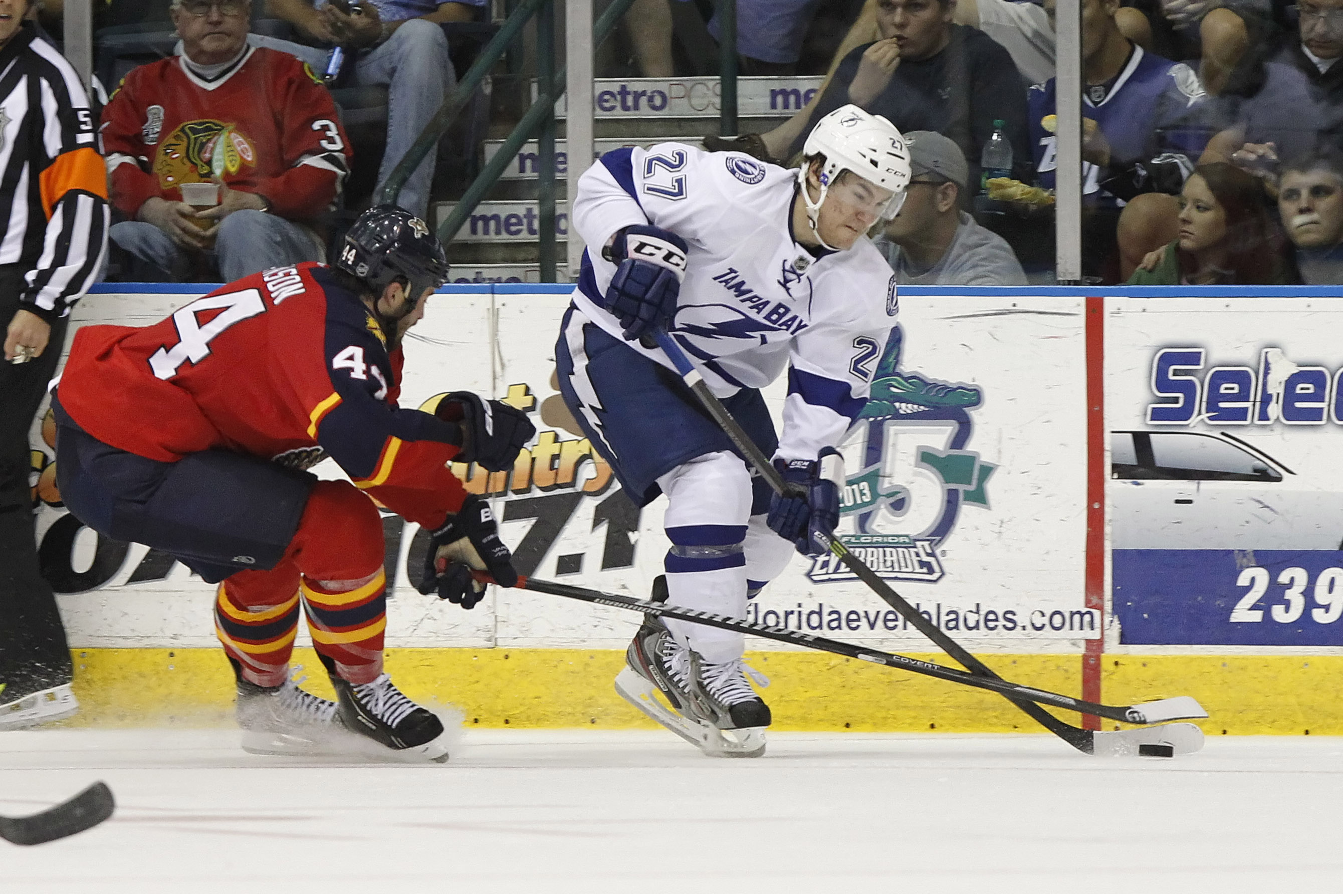 Lightning rookie Drouin to miss month with broken thumb