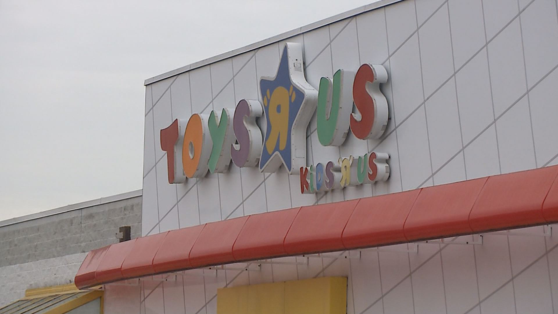 Toys 'R' Us orders arriving too late for holidays
