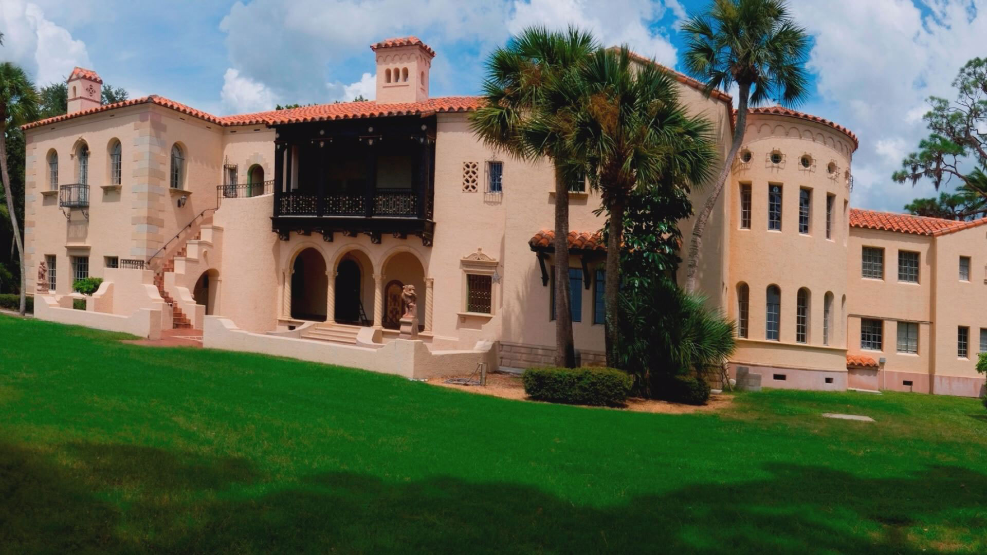 Royal Teas benefit Powel Crosley Estate