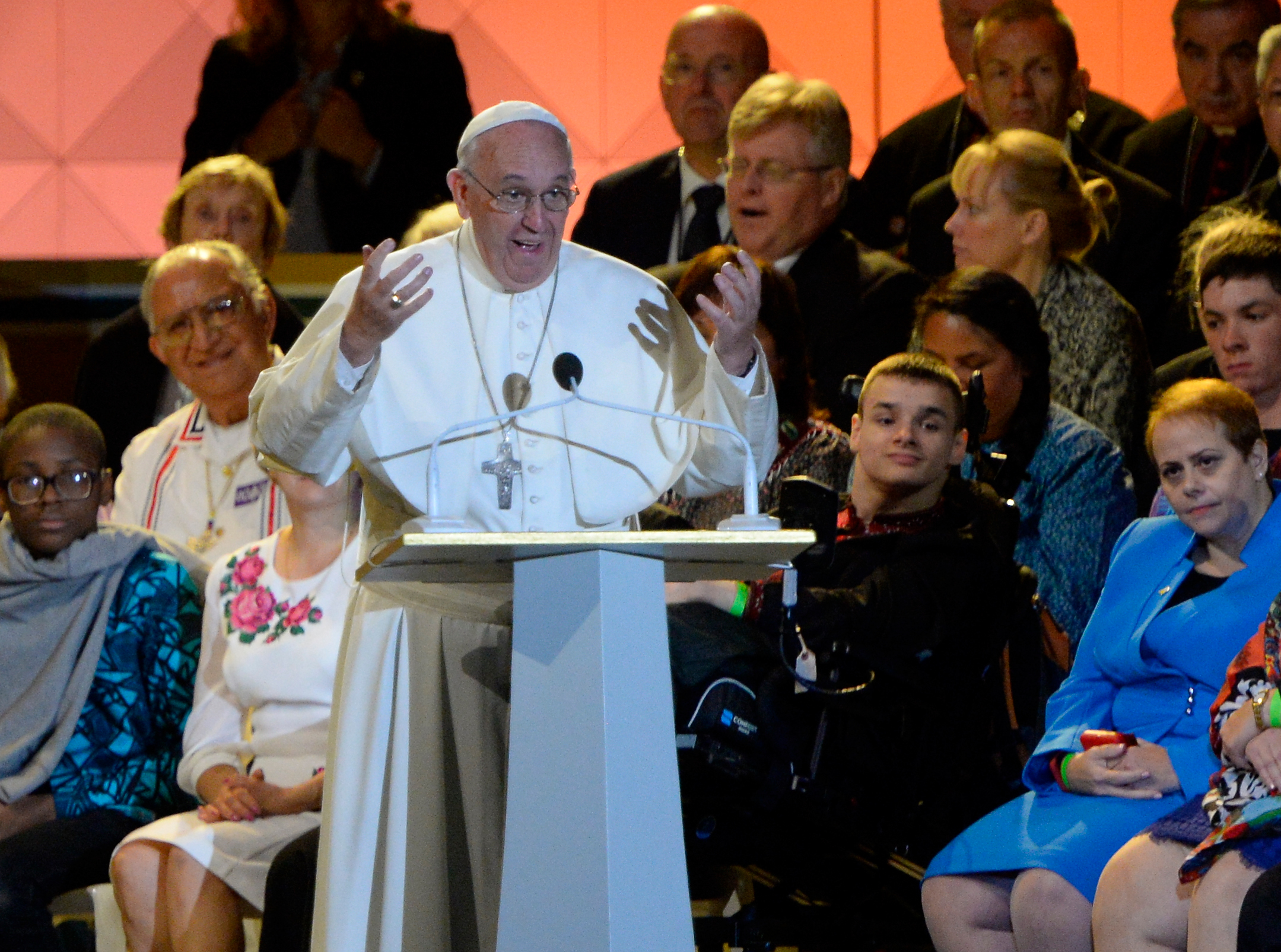 Pope vows to hold clergy accountable for sex abuse | wtsp.com