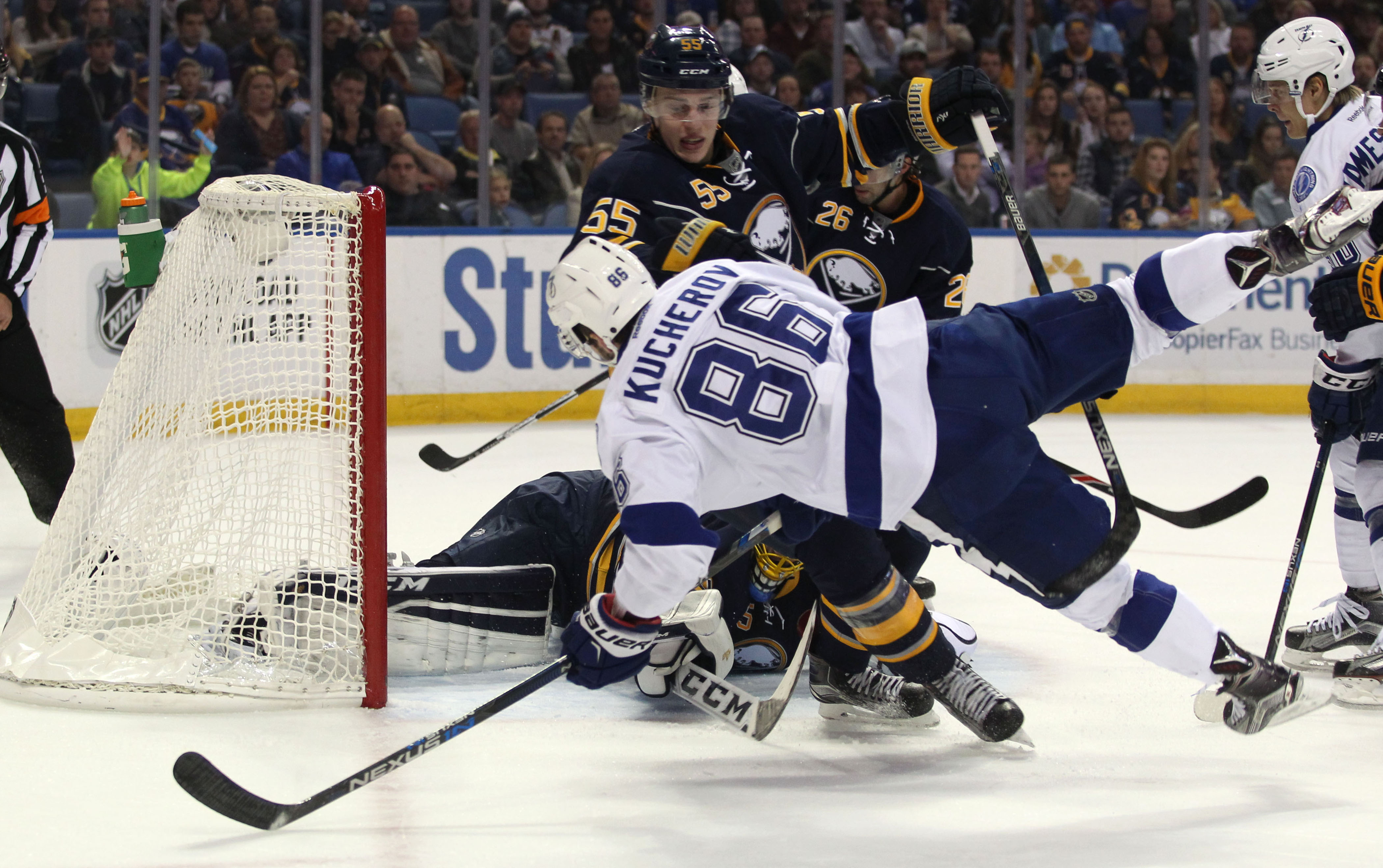 Lightning score 3 in first, beat Buffalo 41
