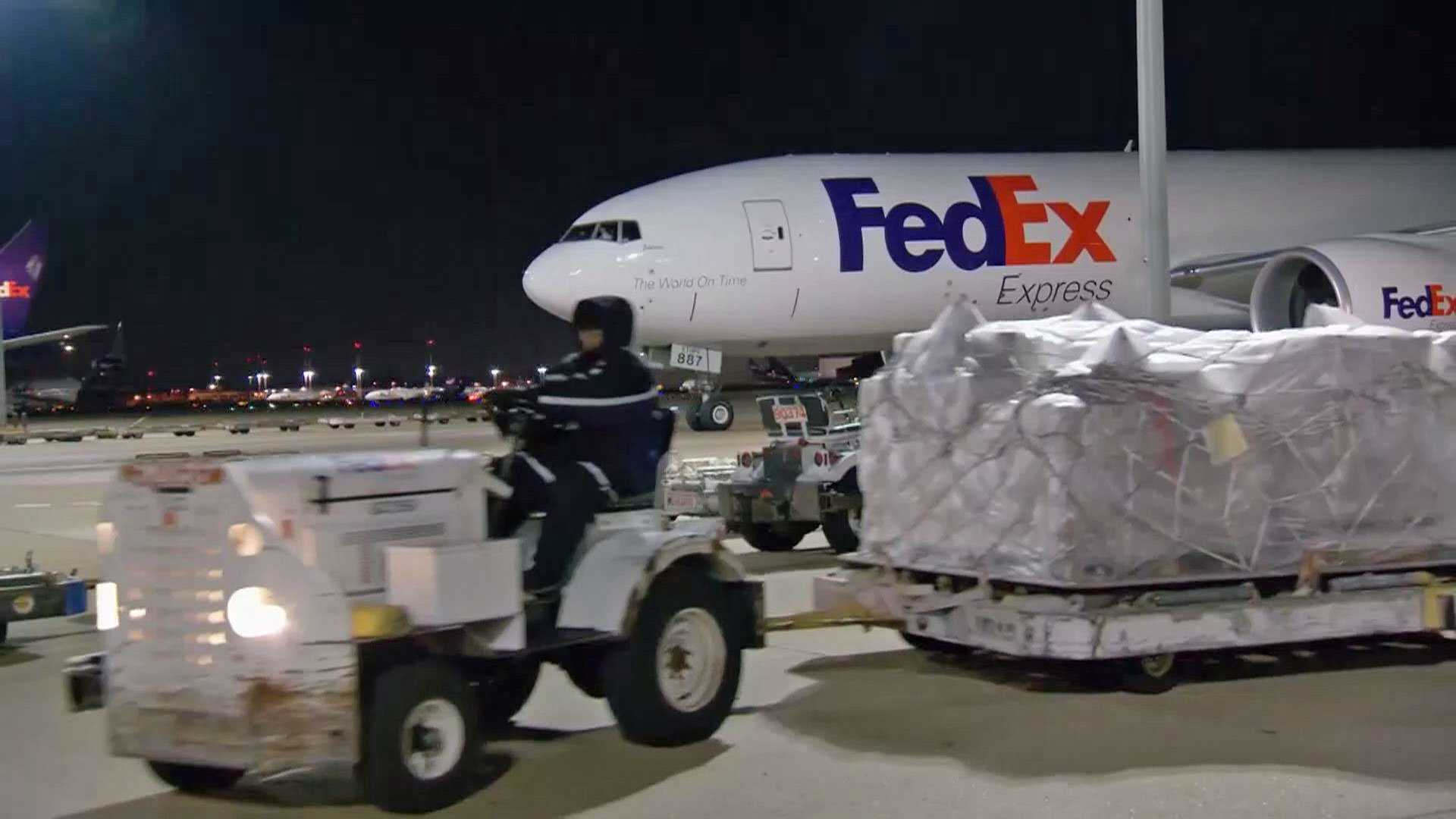 FedEx works to deliver last minute gifts on Christmas
