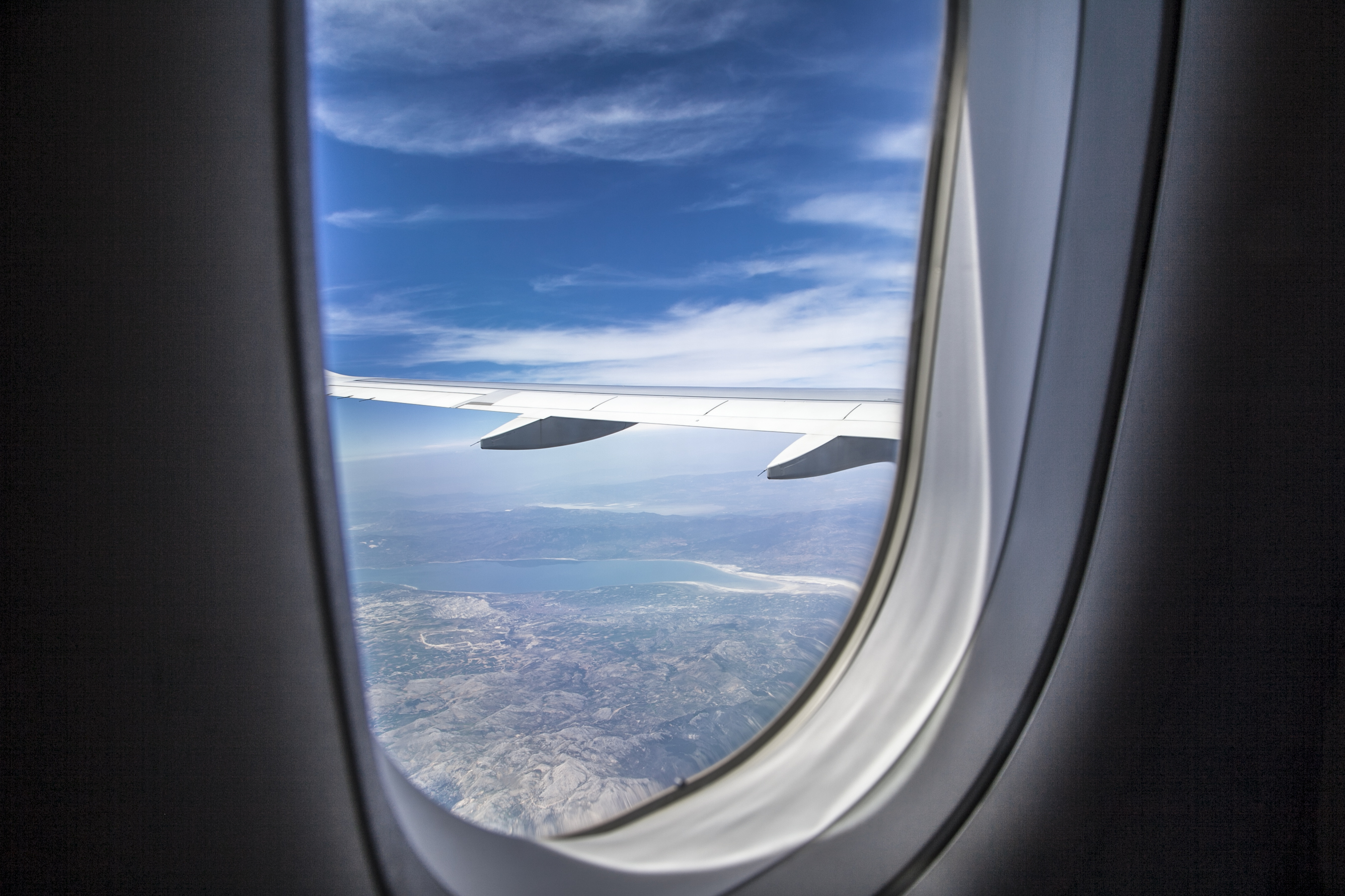 Why are airplane windows round? For one very important reason
