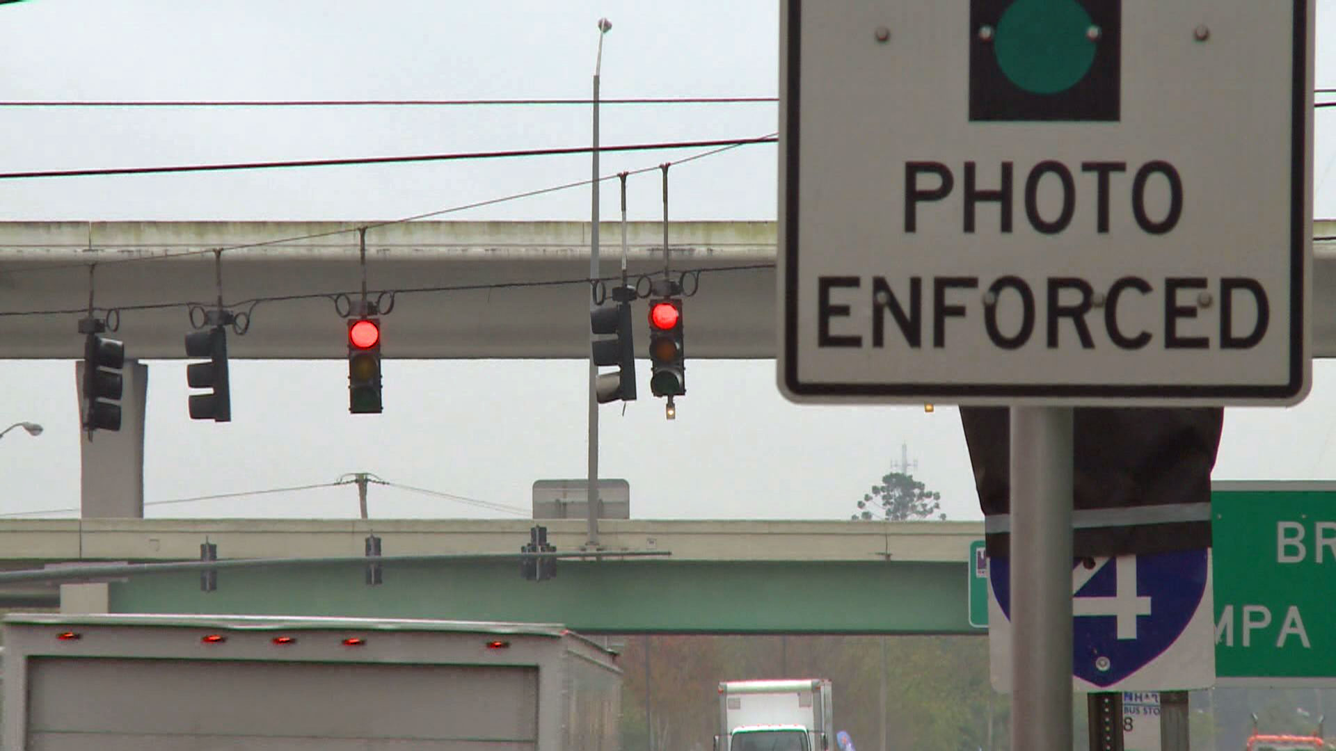 Tampa: No Contract For Red Light Cameras After Months Of Negotiations 