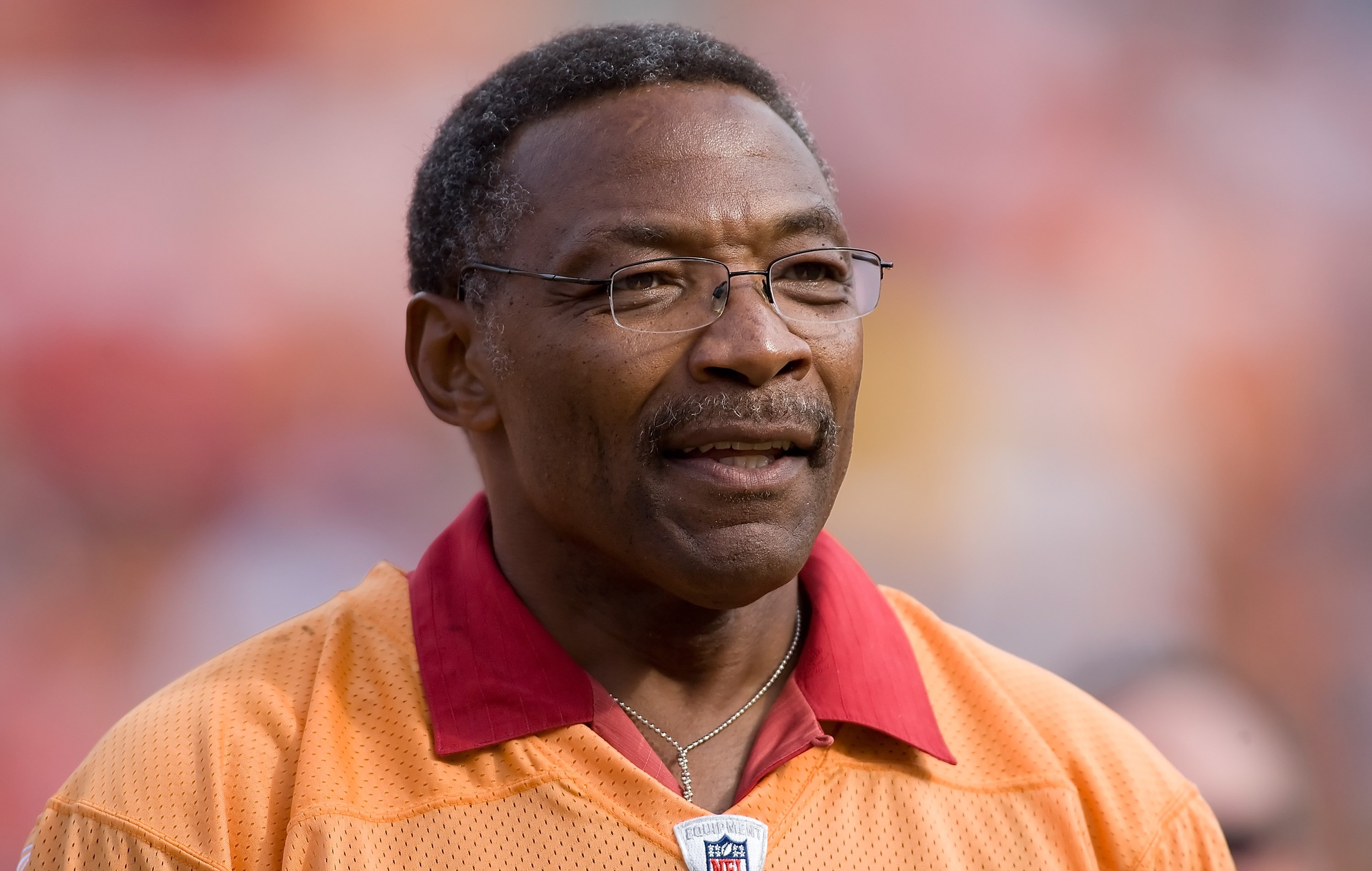 NFL Hall Of Famer, Lee Roy Selmon, preparing to take the field