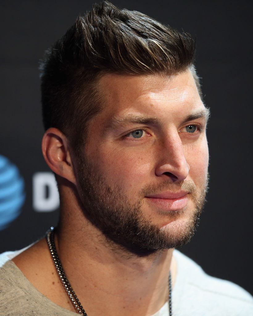 Tim Tebow rushes to help during in-flight medical emergency