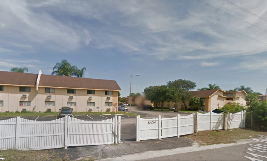 Man fatally shot at Tzadik Oaks apartment complex