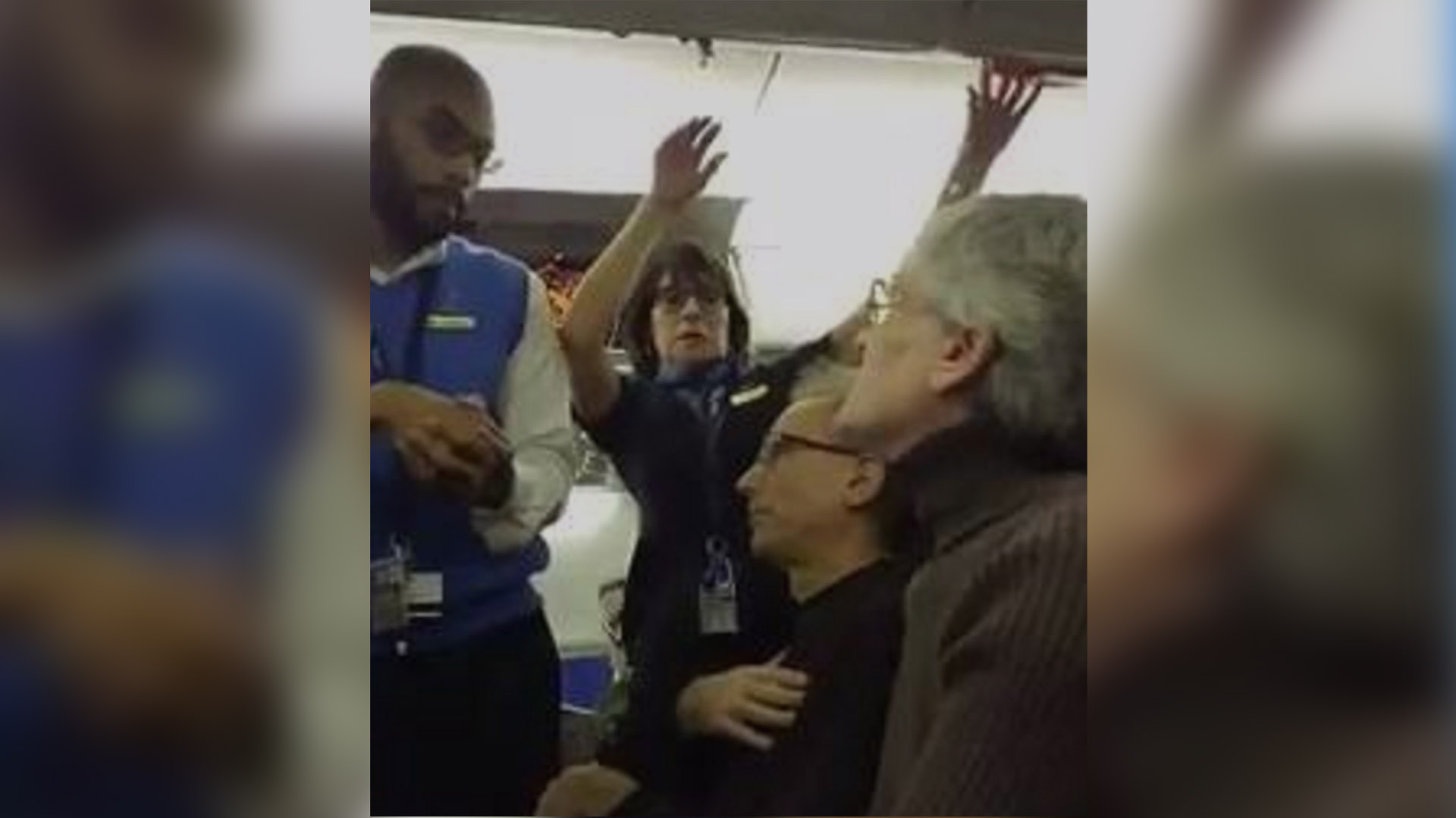 Video Woman Kicked Off Flight For Yelling At Trump Supporter