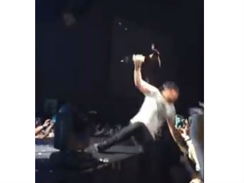 VIDEO: Luke Bryan falls off stage during Charlotte concert | wtsp.com