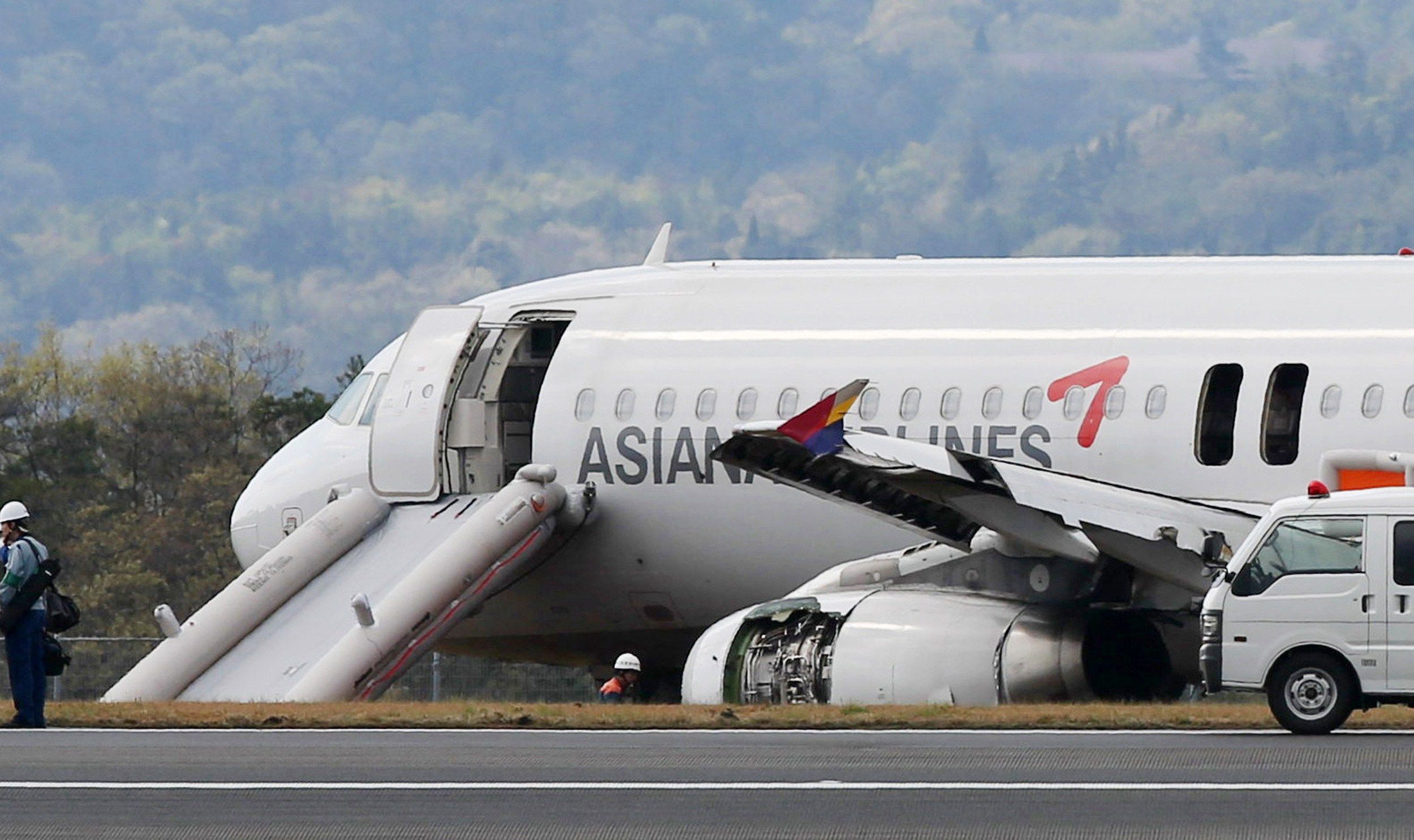 Asiana jet skids off runway in Japan; 20 injured | wtsp.com