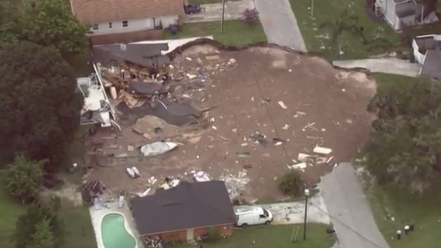 Homeowners living near sinkhole concerned about home value | wtsp.com